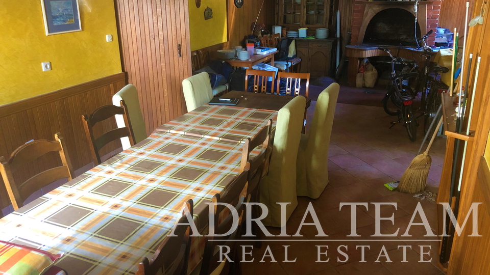 RODINNÁ VILA S VELKOU ZAHRADOU, TOP POZICE, ZADAR - BORIK