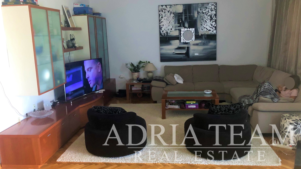 RODINNÁ VILA S VELKOU ZAHRADOU, TOP POZICE, ZADAR - BORIK