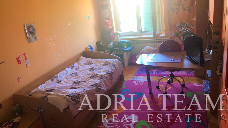 RODINNÁ VILA S VELKOU ZAHRADOU, TOP POZICE, ZADAR - BORIK