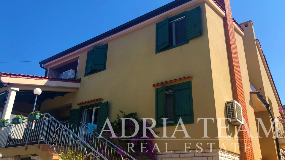 RODINNÁ VILA S VELKOU ZAHRADOU, TOP POZICE, ZADAR - BORIK