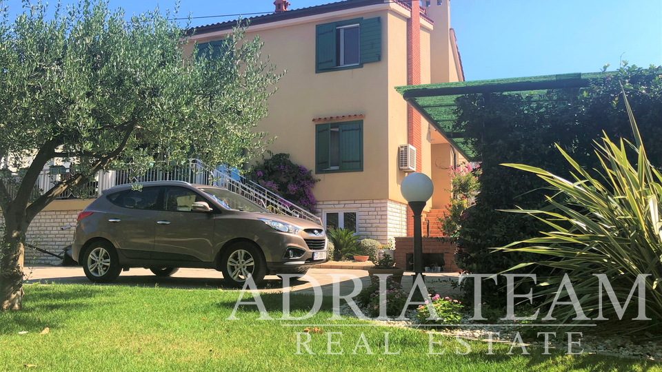 RODINNÁ VILA S VELKOU ZAHRADOU, TOP POZICE, ZADAR - BORIK