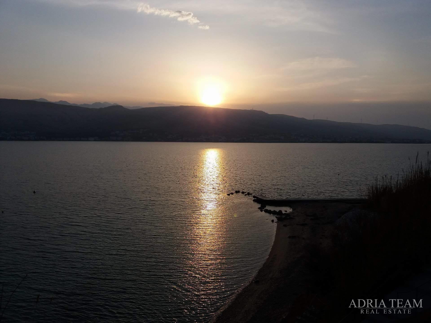 HOTEL NA SAMOJ PLAŽI, FENOMENALNA INVESTICIJSKA PRILIKA! PAG