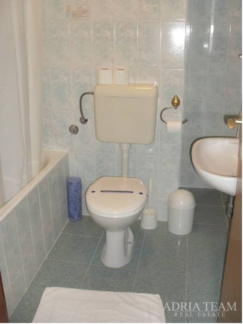 HOTEL NA SAMOJ PLAŽI, FENOMENALNA INVESTICIJSKA PRILIKA! PAG