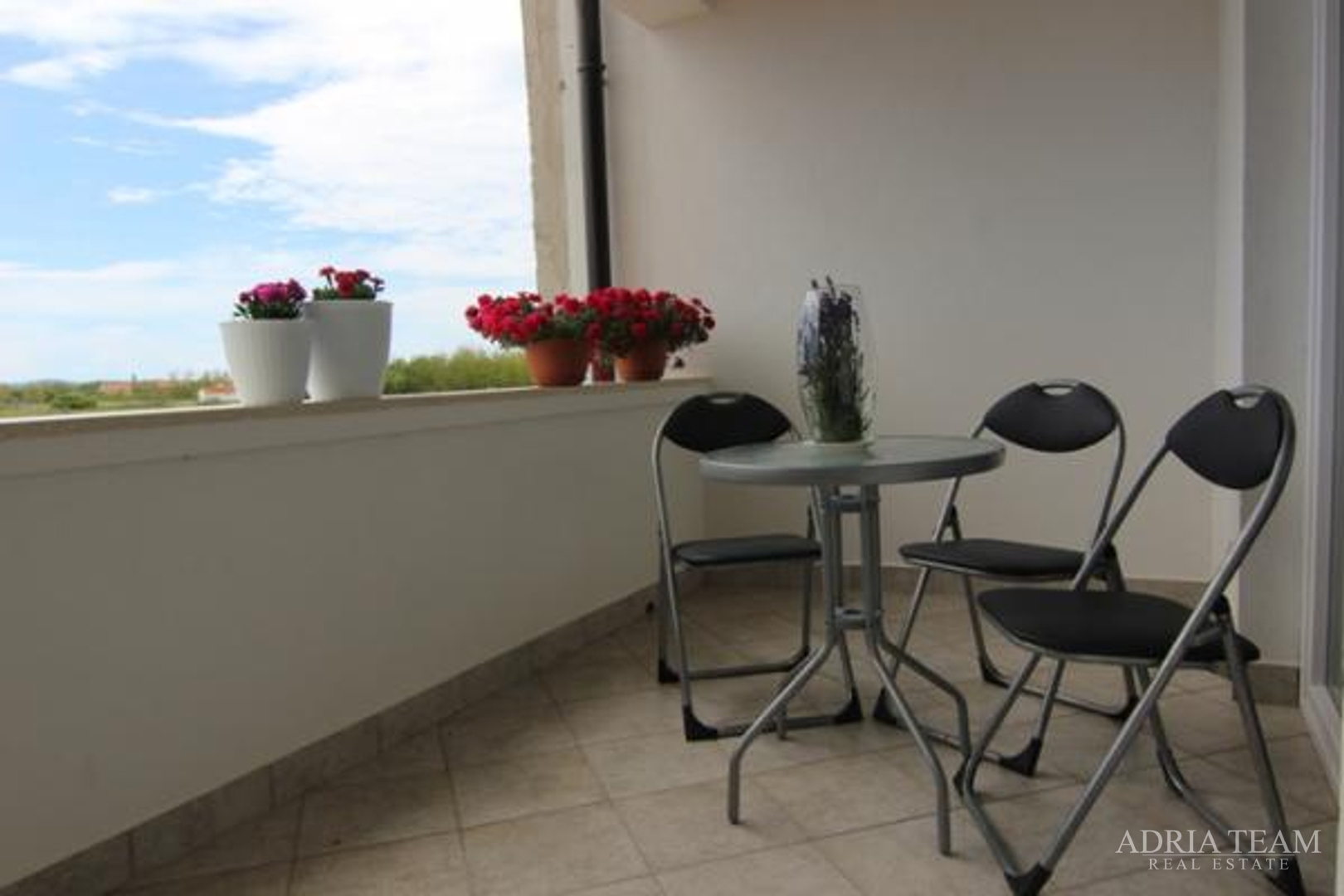 APARTMENT HOUSE WITH 7 APARTMENTS, PRIVLAKA