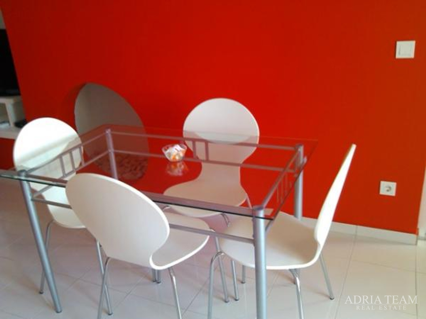 APARTMENT HOUSE WITH 7 APARTMENTS, PRIVLAKA