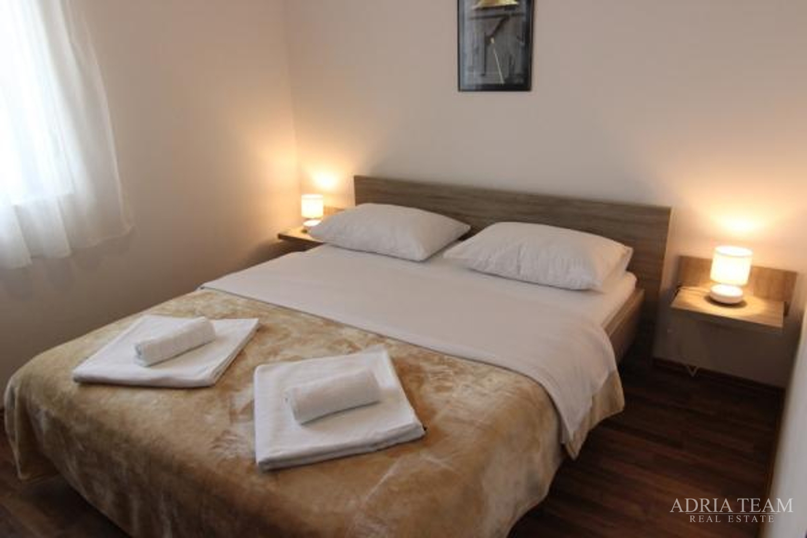 APARTMENT HOUSE WITH 7 APARTMENTS, PRIVLAKA