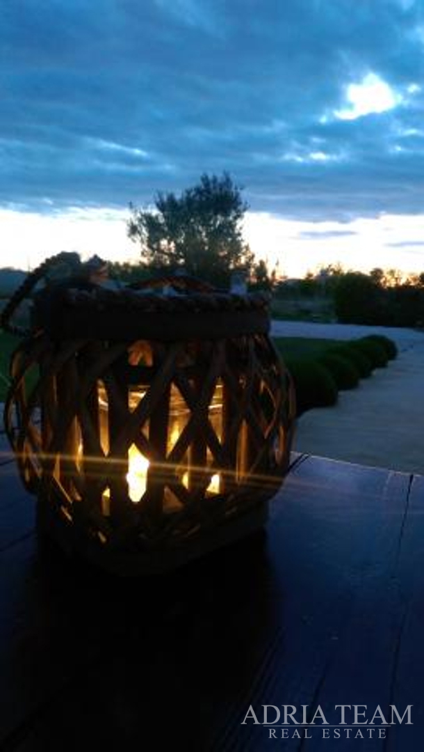 APARTMENT HOUSE WITH 7 APARTMENTS, PRIVLAKA