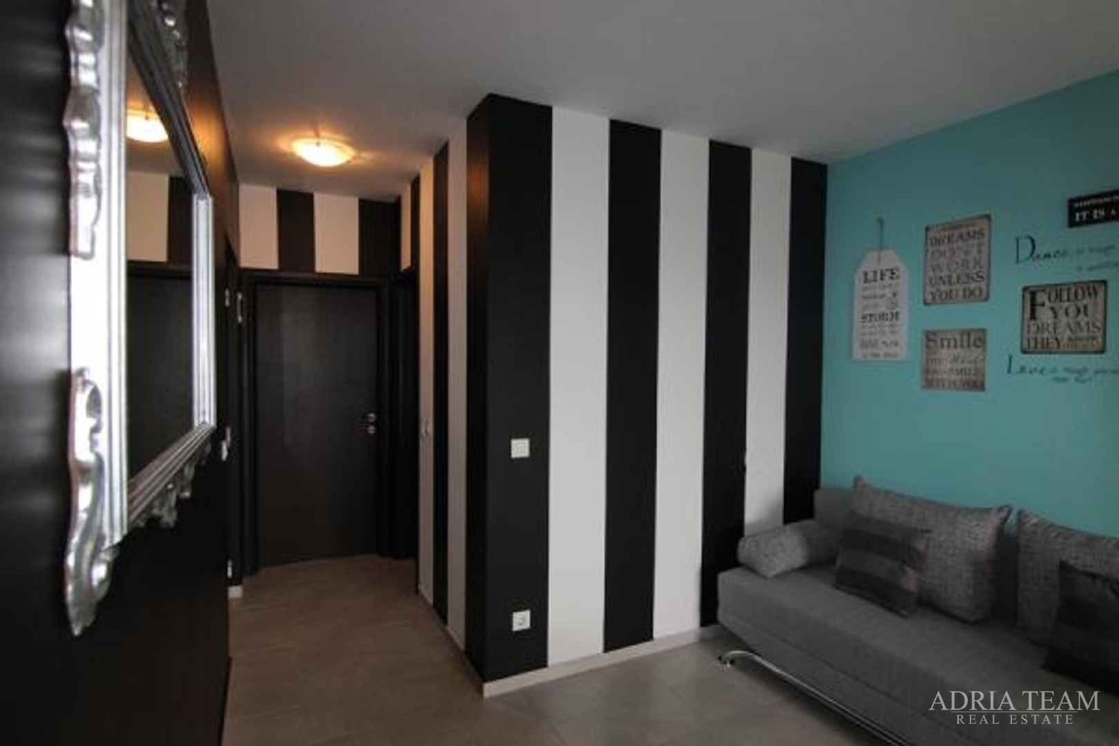 APARTMENT HOUSE WITH 7 APARTMENTS, PRIVLAKA