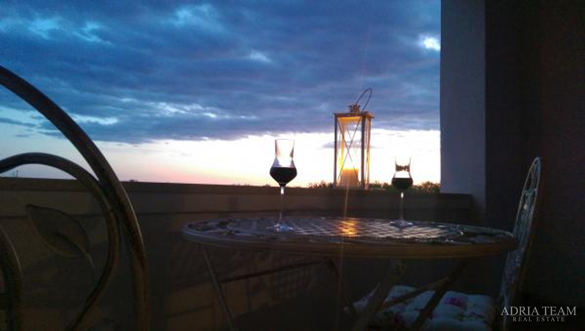 APARTMENT HOUSE WITH 7 APARTMENTS, PRIVLAKA