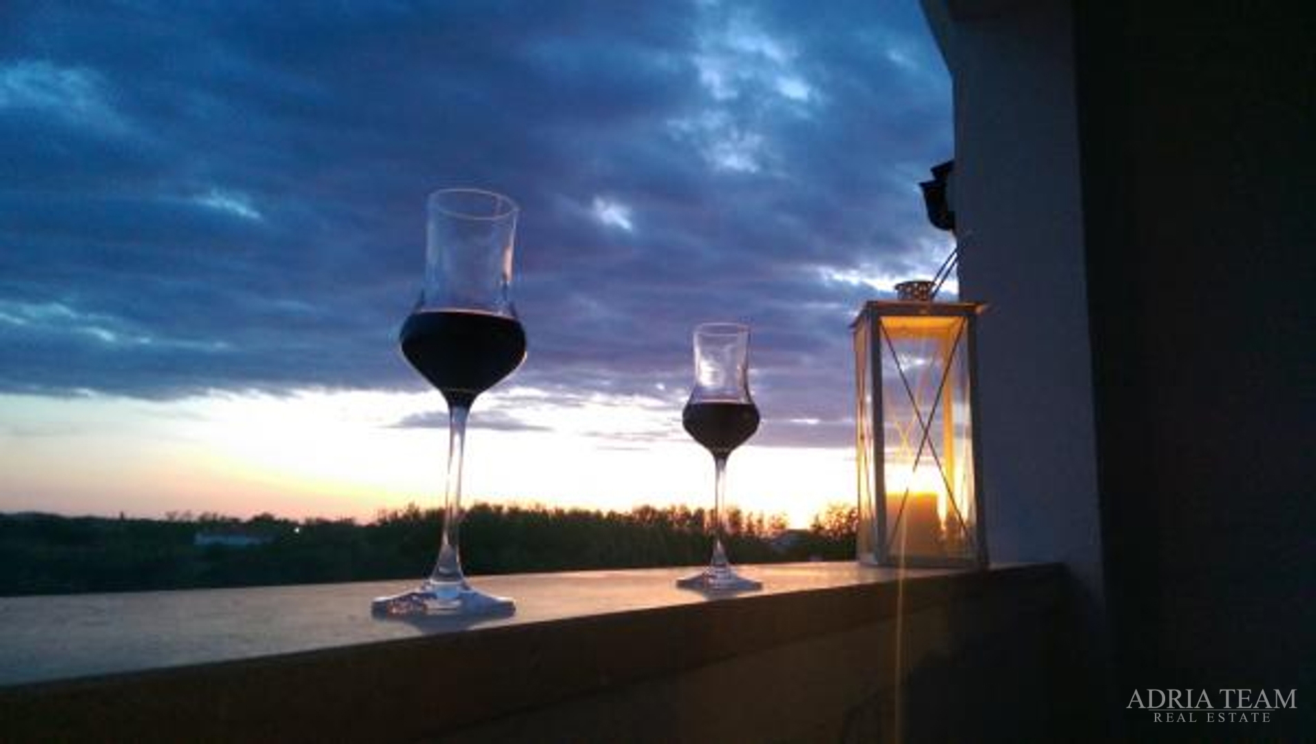 APARTMENT HOUSE WITH 7 APARTMENTS, PRIVLAKA