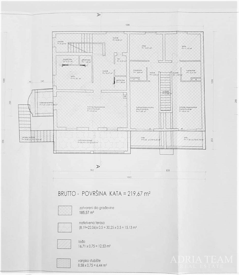 APARTMENT HOUSE WITH 7 APARTMENTS, PRIVLAKA