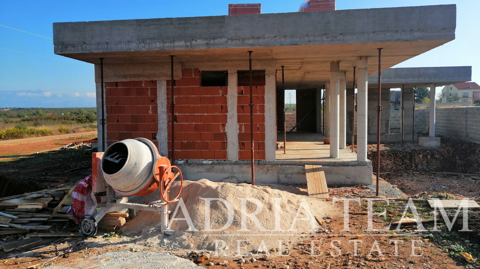 LUXUSVILLA MIT POOL IM HERZEN DER NATUR, ZADAR - ZEMUNIK