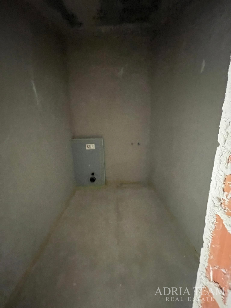 KUĆICE U NIZU, 50 m OD MORA, ODLIČNA POZICIJA, NIN - ZATON