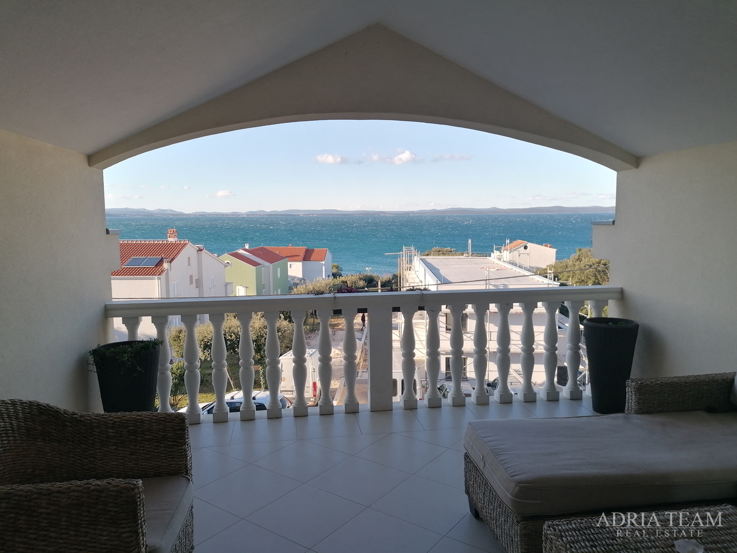 APARTMENT HOUSE WITH 3 APARTMENTS, 120 M FROM THE SEA, PETRČANE - ZADAR