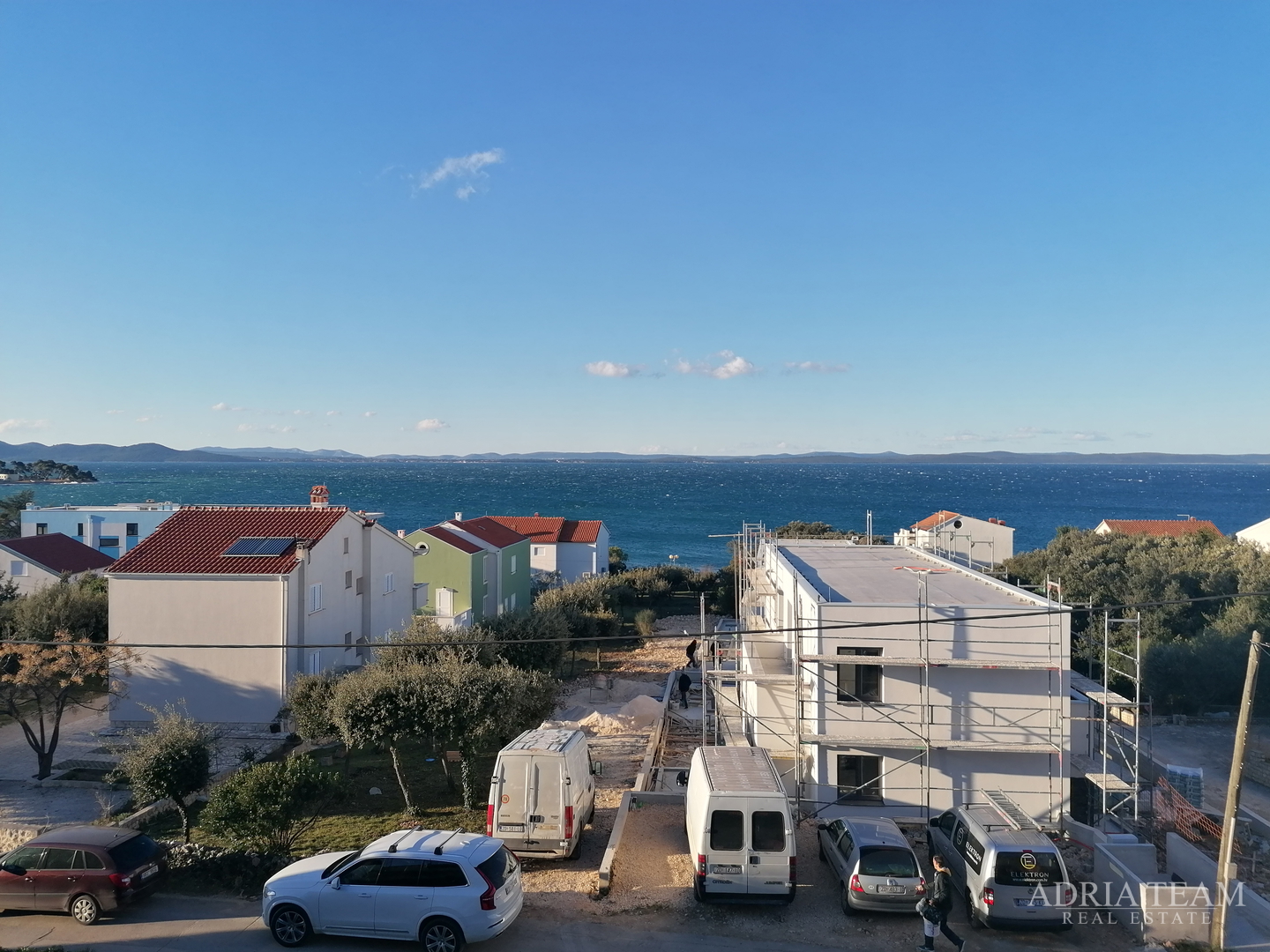 APARTMENT HOUSE WITH 3 APARTMENTS, 120 M FROM THE SEA, PETRČANE - ZADAR