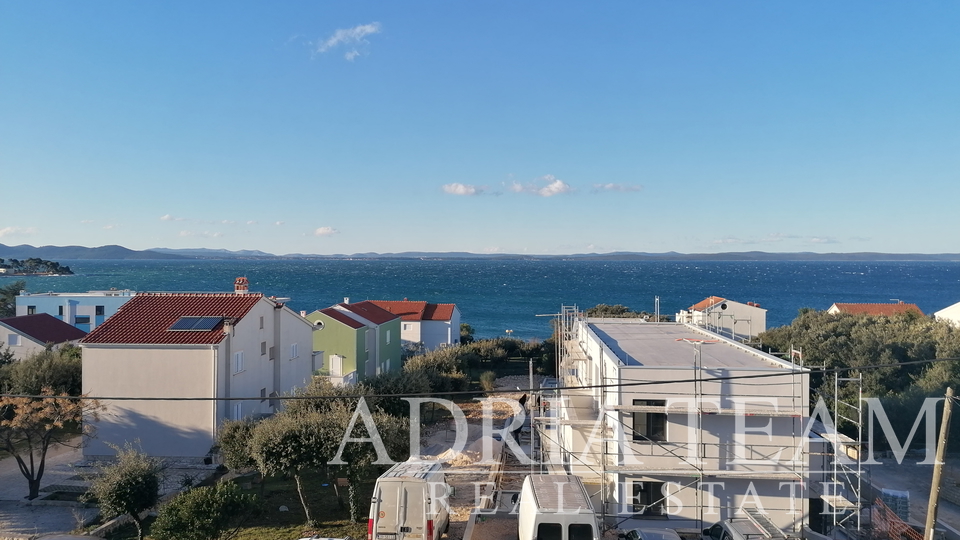 APARTMENT HOUSE WITH 3 APARTMENTS, 120 M FROM THE SEA, PETRCANE - ZADAR