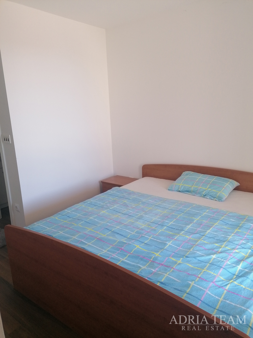 APARTMENT HOUSE WITH 3 APARTMENTS, 120 M FROM THE SEA, PETRČANE - ZADAR