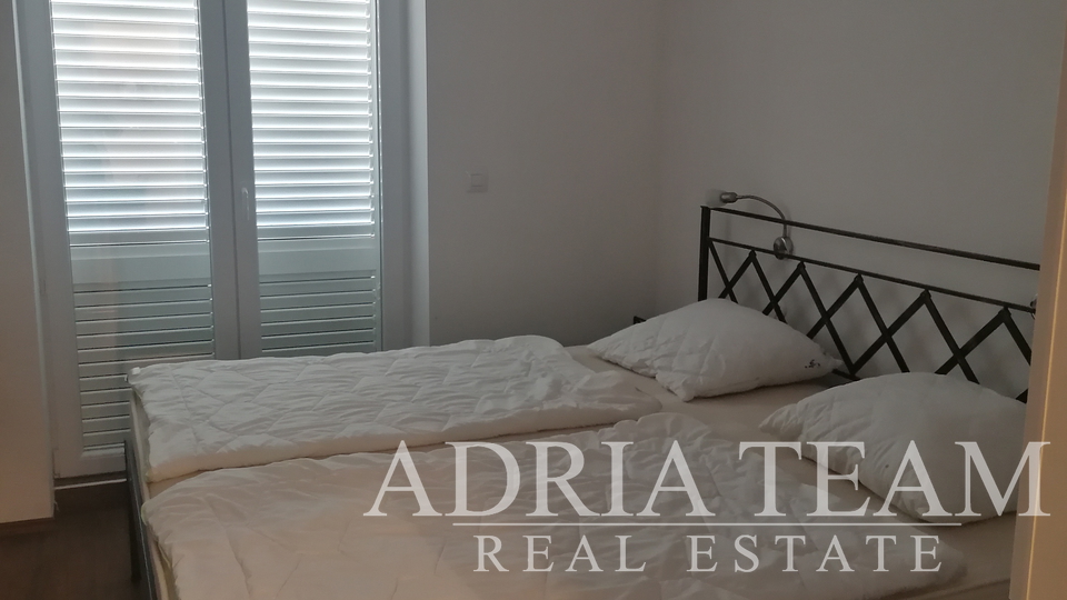 APARTMENT HOUSE WITH 3 APARTMENTS, 120 M FROM THE SEA, PETRCANE - ZADAR