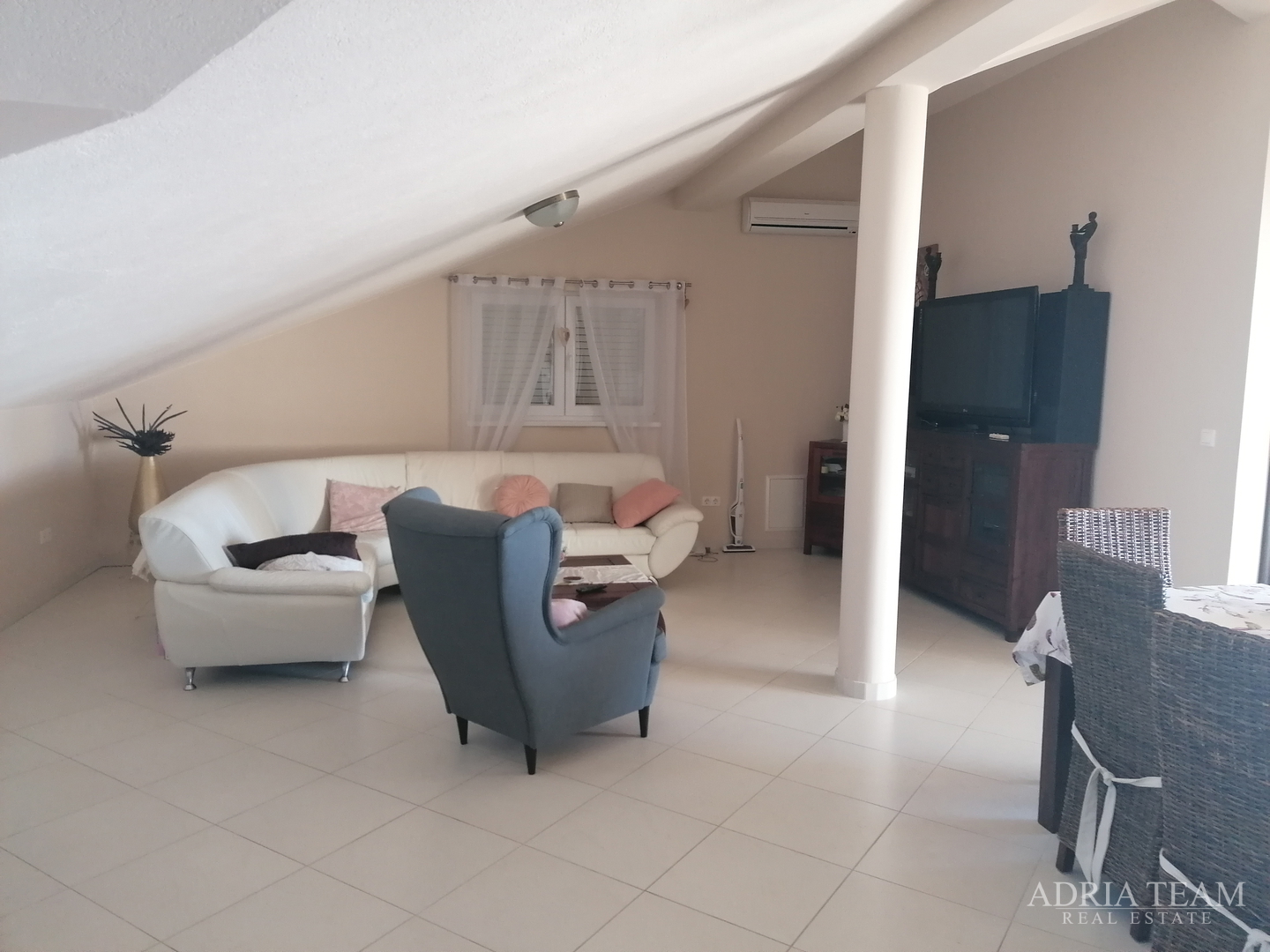 APARTMENT HOUSE WITH 3 APARTMENTS, 120 M FROM THE SEA, PETRČANE - ZADAR
