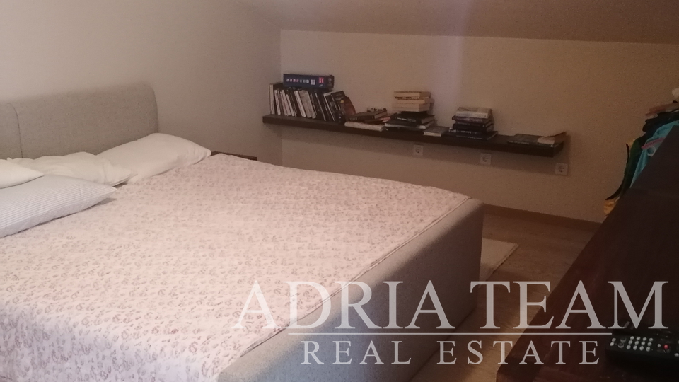 APARTMENT HOUSE WITH 3 APARTMENTS, 120 M FROM THE SEA, PETRCANE - ZADAR