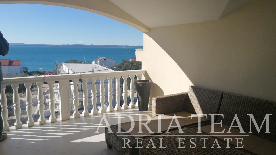 APARTMENT HOUSE WITH 3 APARTMENTS, 120 M FROM THE SEA, PETRCANE - ZADAR