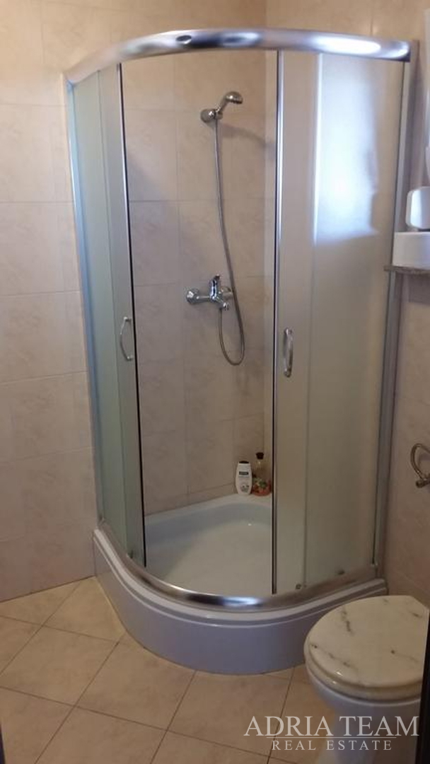 2 KUĆE S BAZENOM, MIRNA I TIHA POZICIJA, PAG - POVLJANA