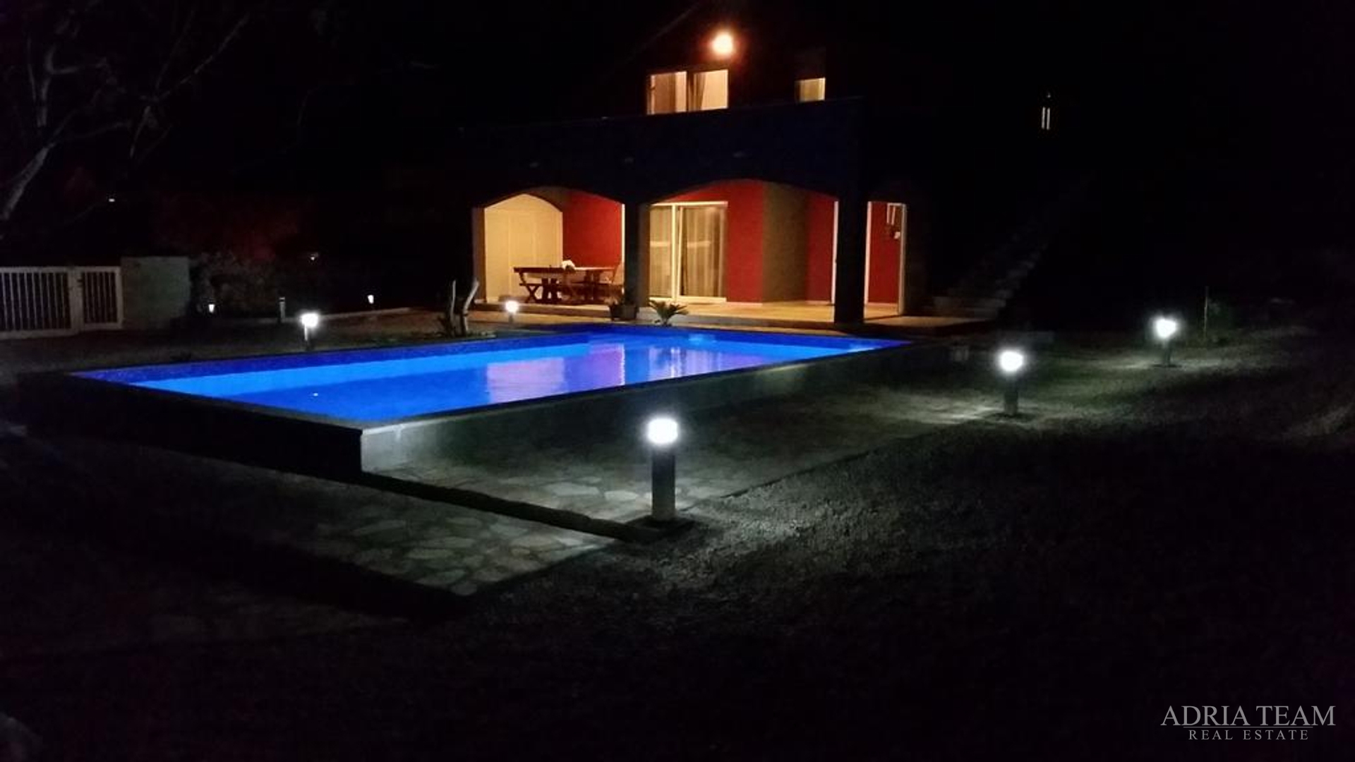 2 KUĆE S BAZENOM, MIRNA I TIHA POZICIJA, PAG - POVLJANA