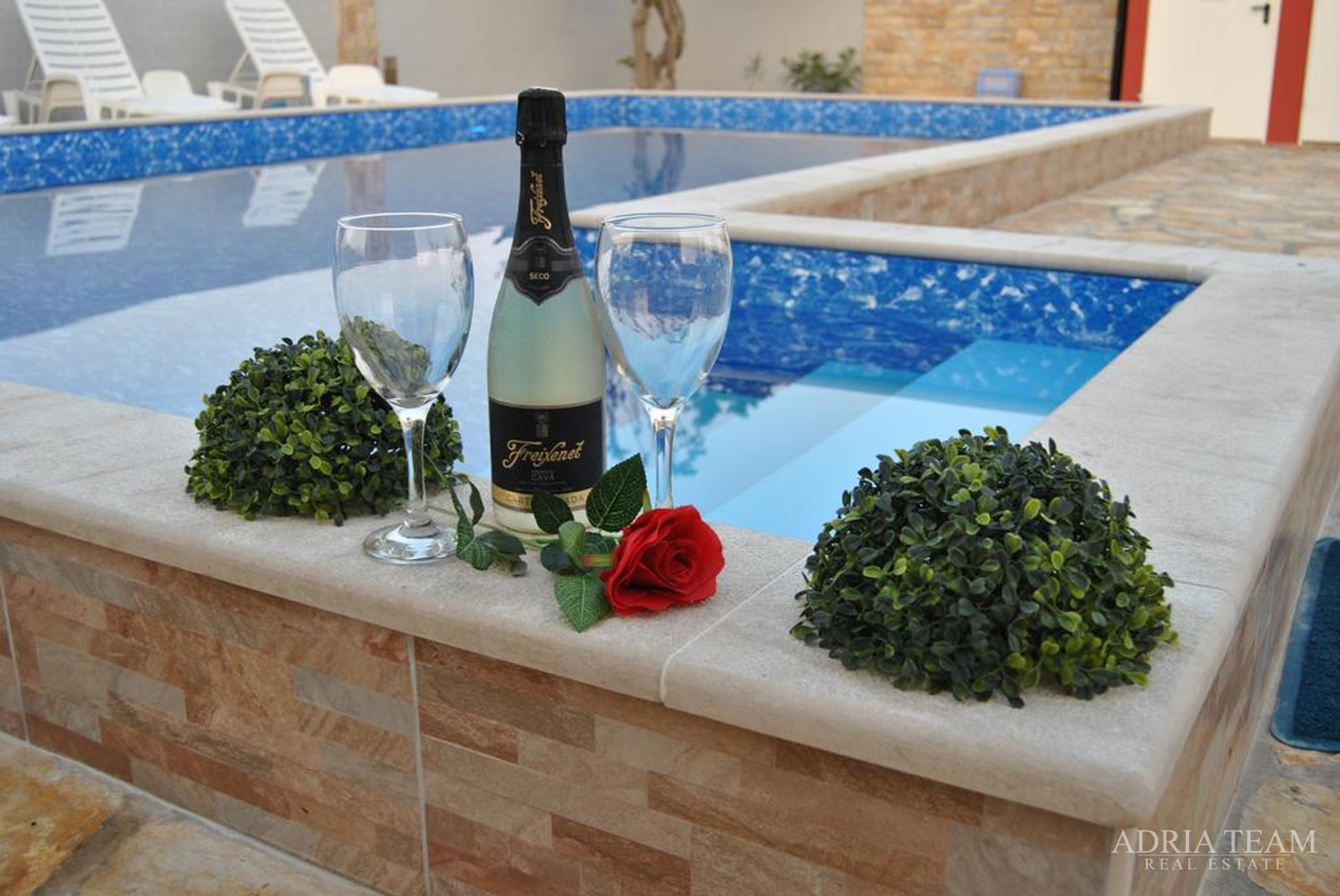 2 KUĆE S BAZENOM, MIRNA I TIHA POZICIJA, PAG - POVLJANA