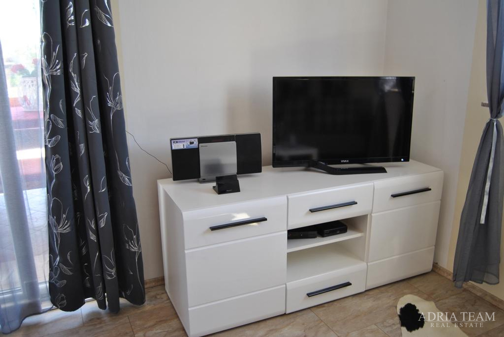 KUĆA S BAZENOM, TIHA I MIRNA POZICIJA, PAG - POVLJANA