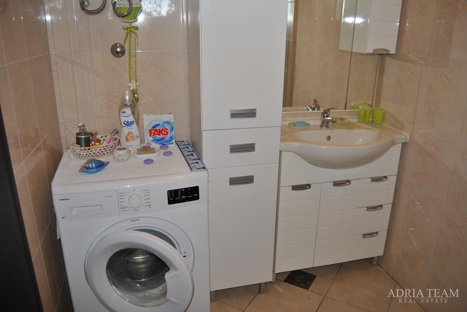 KUĆA S BAZENOM, TIHA I MIRNA POZICIJA, PAG - POVLJANA