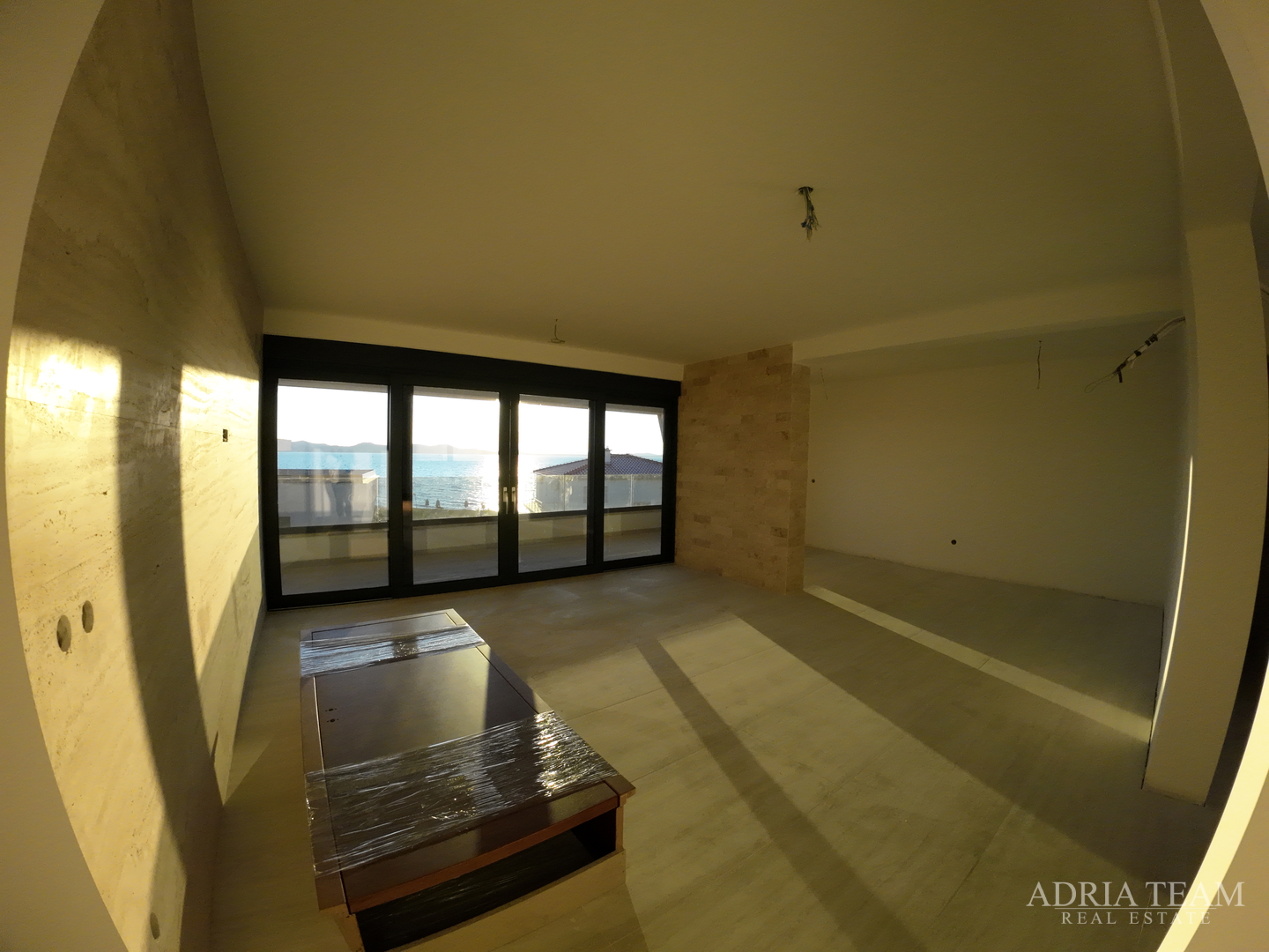 APARTMANI UDALJENI 70 m OD MORA, NOVOGRADNJA - ZADAR, DIKLO