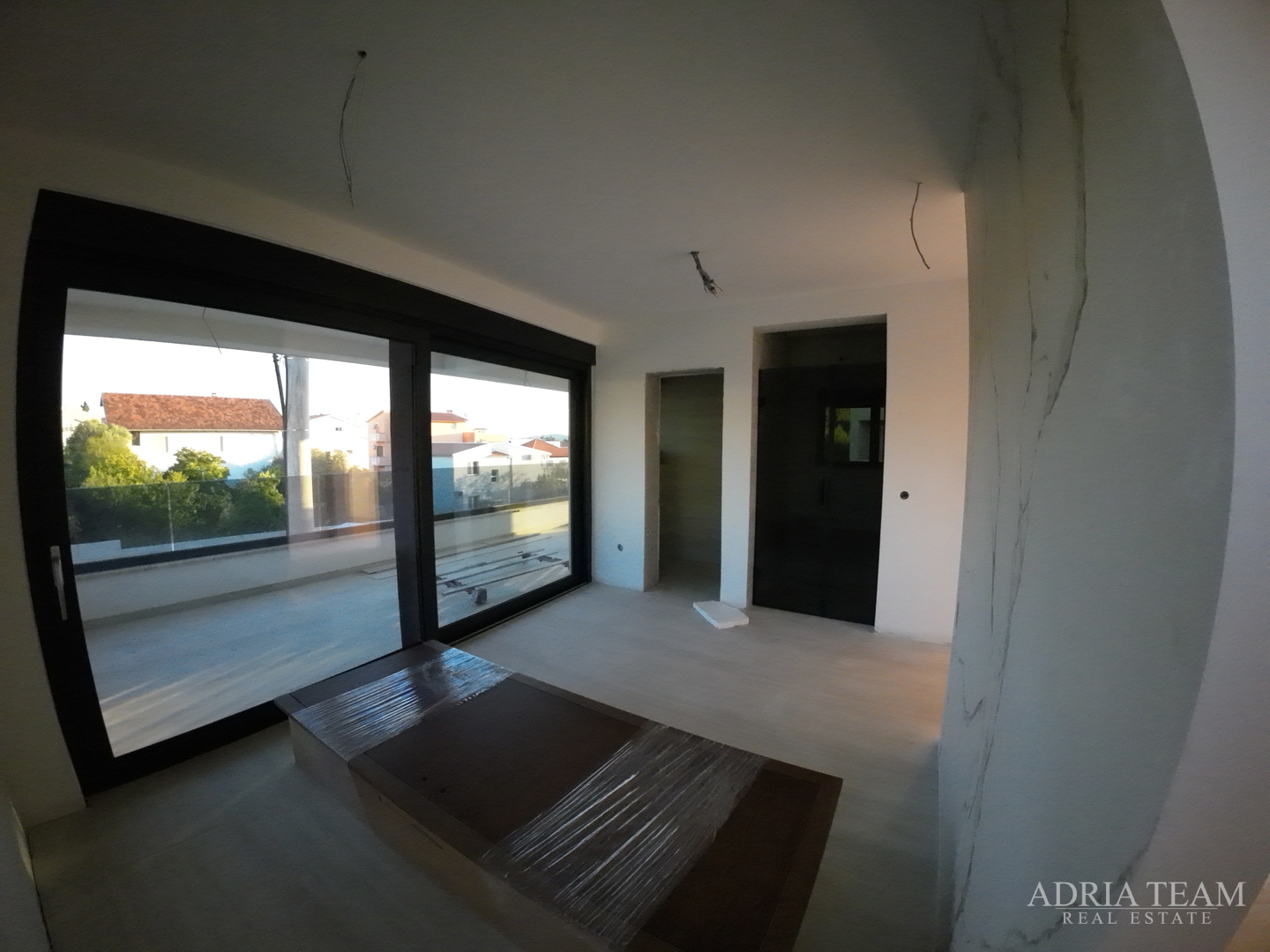 APARTMANI UDALJENI 70 m OD MORA, NOVOGRADNJA - ZADAR, DIKLO