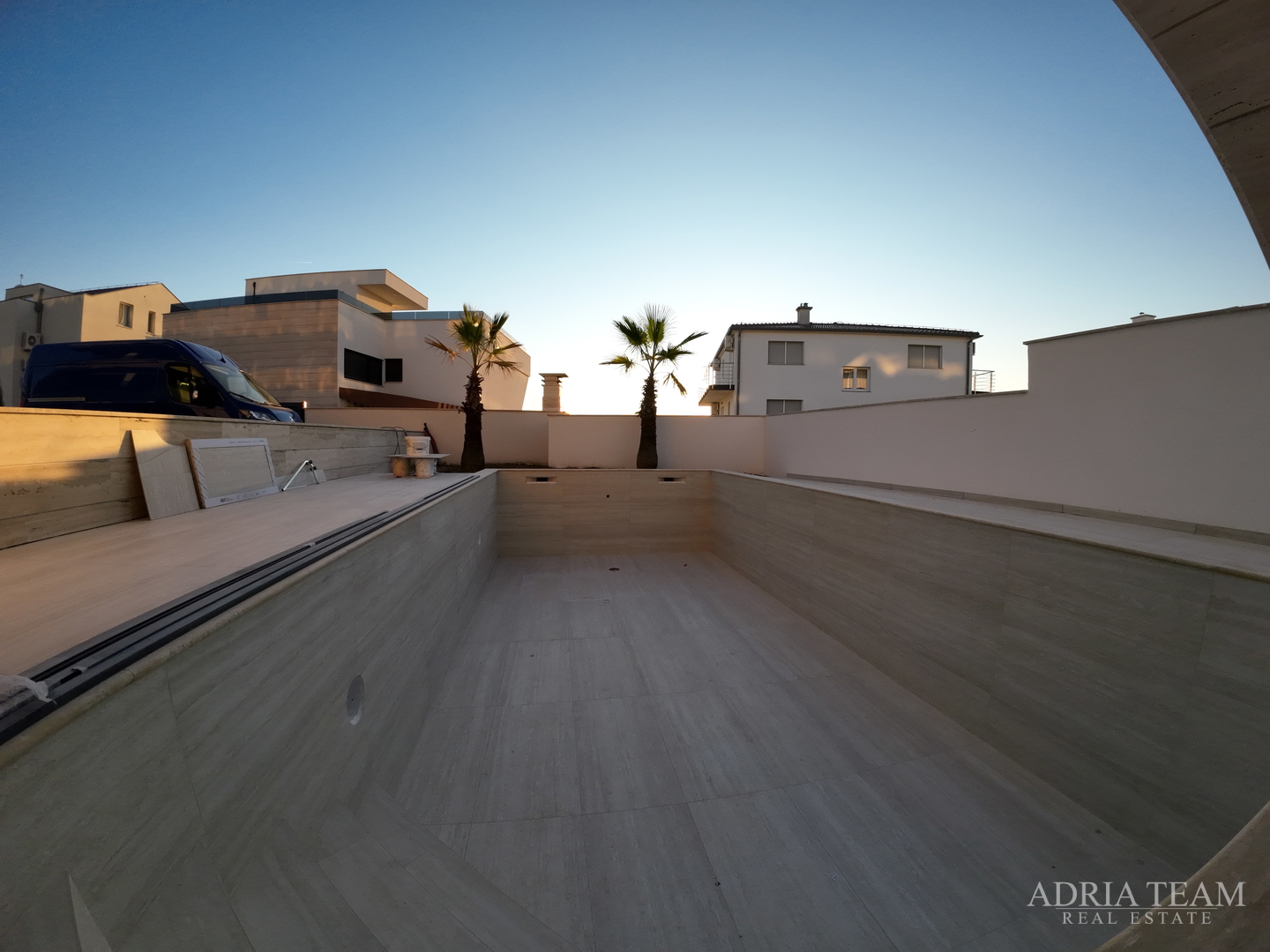 APARTMANI UDALJENI 70 m OD MORA, NOVOGRADNJA - ZADAR, DIKLO