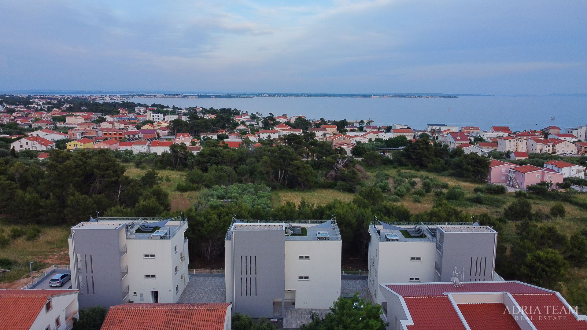 Ekskluzivan apartman s krovnom terasom i jacuzzijem - Vir