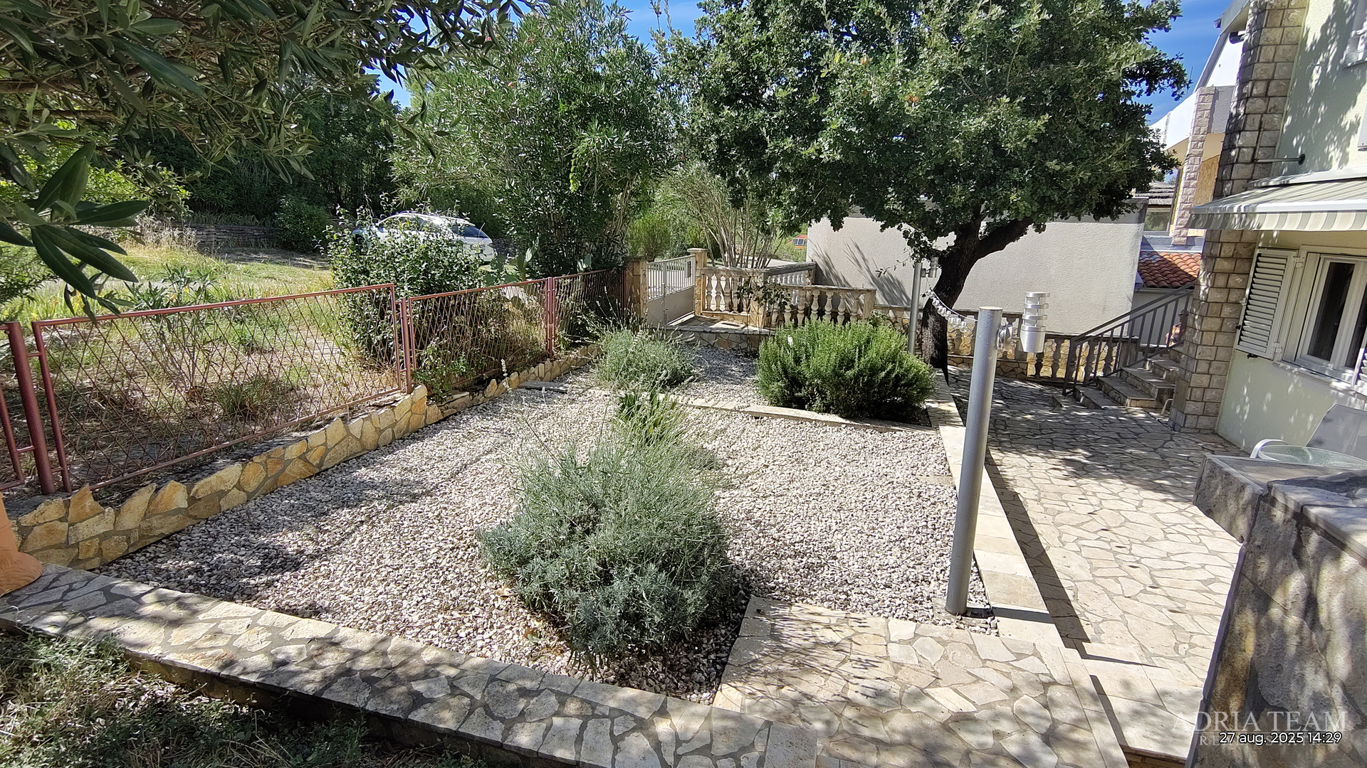 HAUS MIT WUNDERSCHÖNEM OFFENEM MEERBLICK, TEILWEISE RENOVIERT - DONJI KARIN