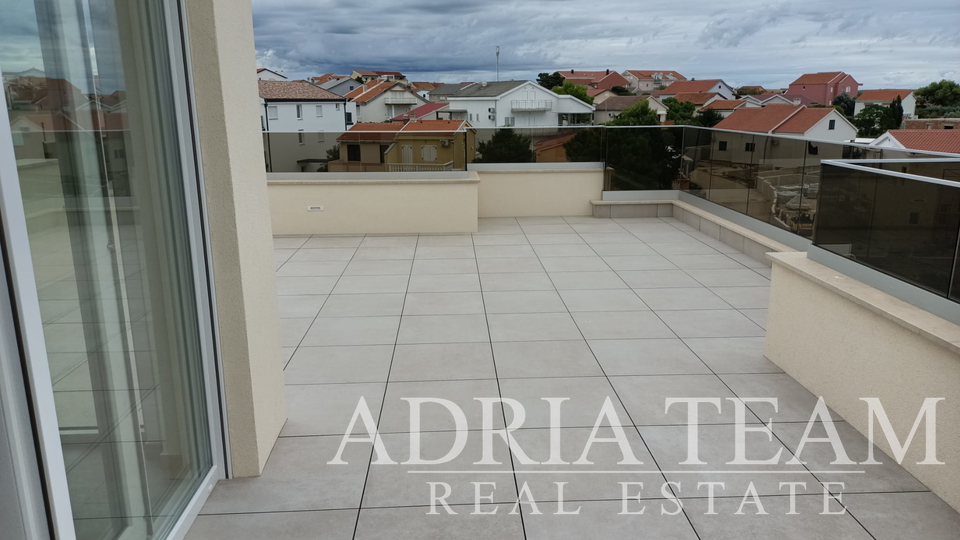 APARTMÁNY S VÝHLEDEM NA MOŘE, NOVOSTAVBA - POVLJANA, PAG