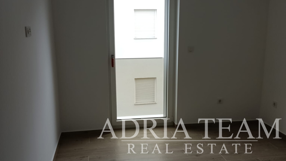 APARTMÁNY S VÝHLEDEM NA MOŘE, NOVOSTAVBA - POVLJANA, PAG