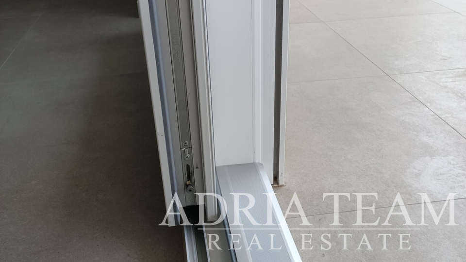 APARTMÁNY S VÝHLEDEM NA MOŘE, NOVOSTAVBA - POVLJANA, PAG