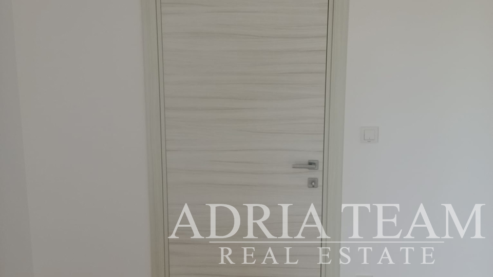 APARTMÁNY S VÝHLEDEM NA MOŘE, NOVOSTAVBA - POVLJANA, PAG