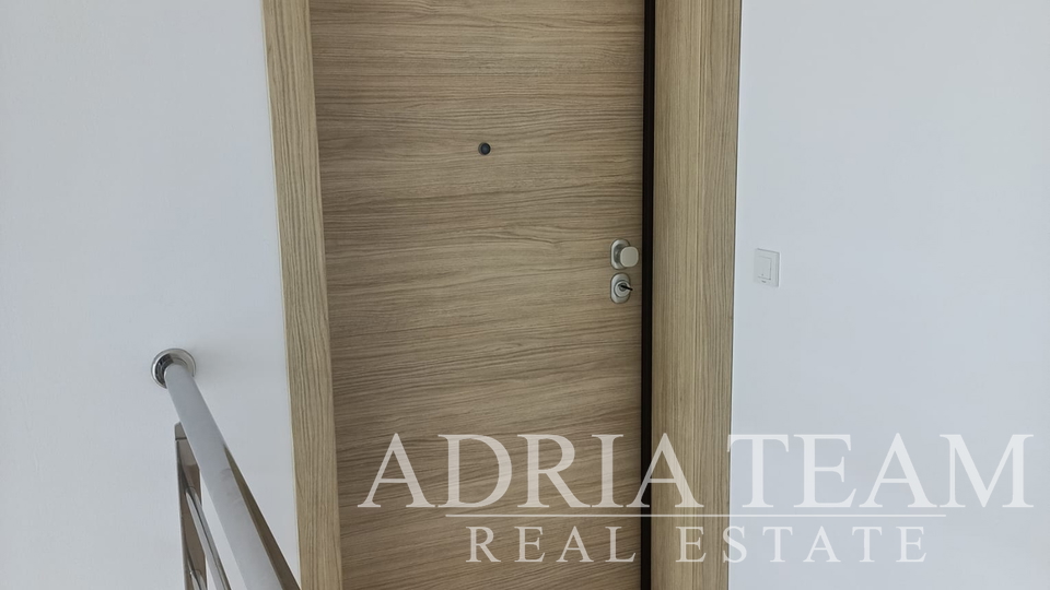 APARTMÁNY S VÝHLEDEM NA MOŘE, NOVOSTAVBA - POVLJANA, PAG