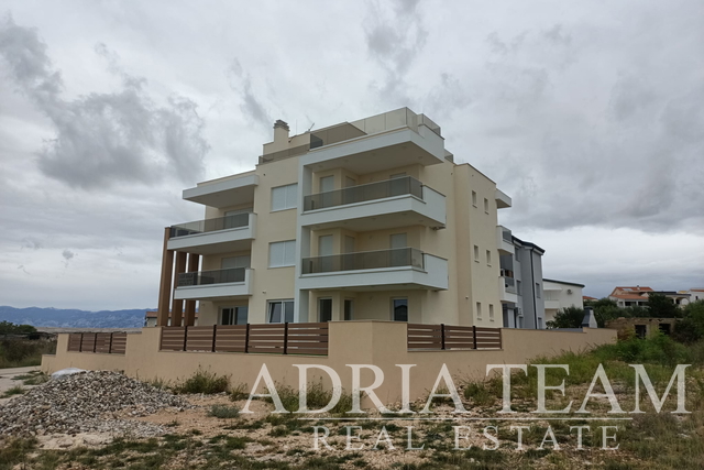 APARTMÁNY S VÝHLEDEM NA MOŘE, NOVOSTAVBA - POVLJANA, PAG