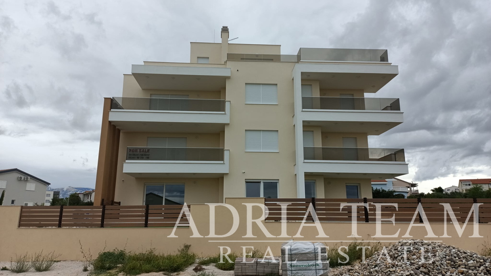 APARTMÁNY S VÝHLEDEM NA MOŘE, NOVOSTAVBA - POVLJANA, PAG