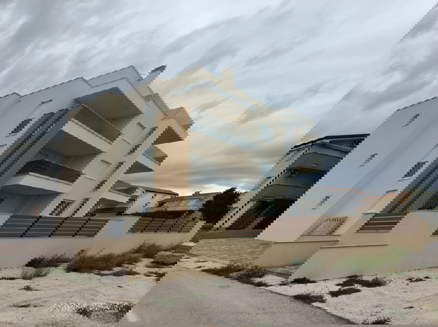 MEERBLICK-APARTMENTS, NEUBAU - POVLJANA, PAG