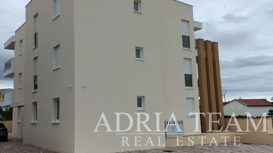 APARTMÁNY S VÝHLEDEM NA MOŘE, NOVOSTAVBA - POVLJANA, PAG