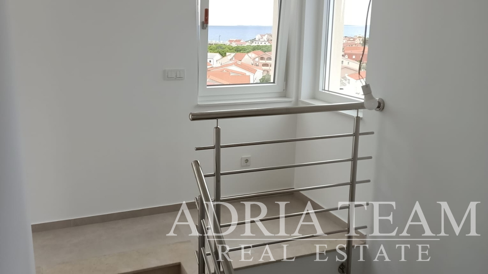 APARTMÁNY S VÝHLEDEM NA MOŘE, NOVOSTAVBA - POVLJANA, PAG