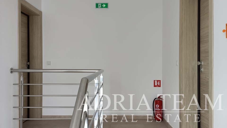 APARTMÁNY S VÝHLEDEM NA MOŘE, NOVOSTAVBA - POVLJANA, PAG