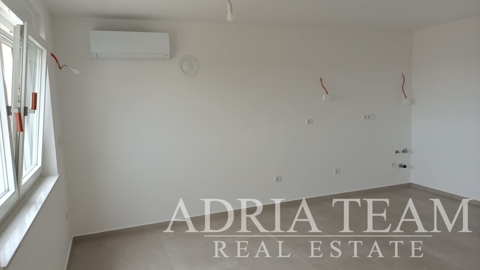 APARTMÁNY S VÝHLEDEM NA MOŘE, NOVOSTAVBA - POVLJANA, PAG