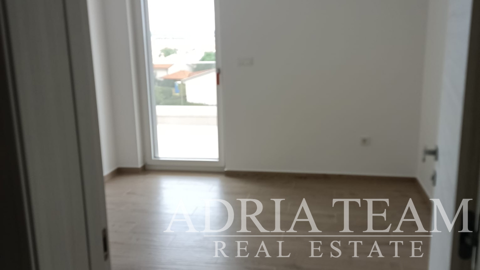 APARTMÁNY S VÝHLEDEM NA MOŘE, NOVOSTAVBA - POVLJANA, PAG