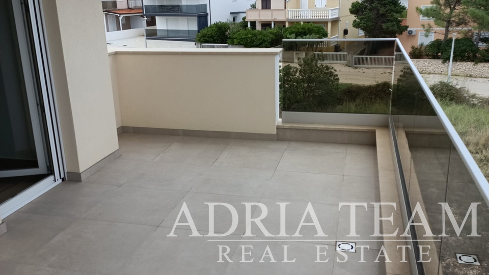 APARTMÁNY S VÝHLEDEM NA MOŘE, NOVOSTAVBA - POVLJANA, PAG
