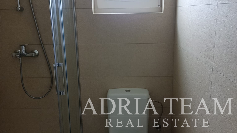 APARTMÁNY S VÝHLEDEM NA MOŘE, NOVOSTAVBA - POVLJANA, PAG